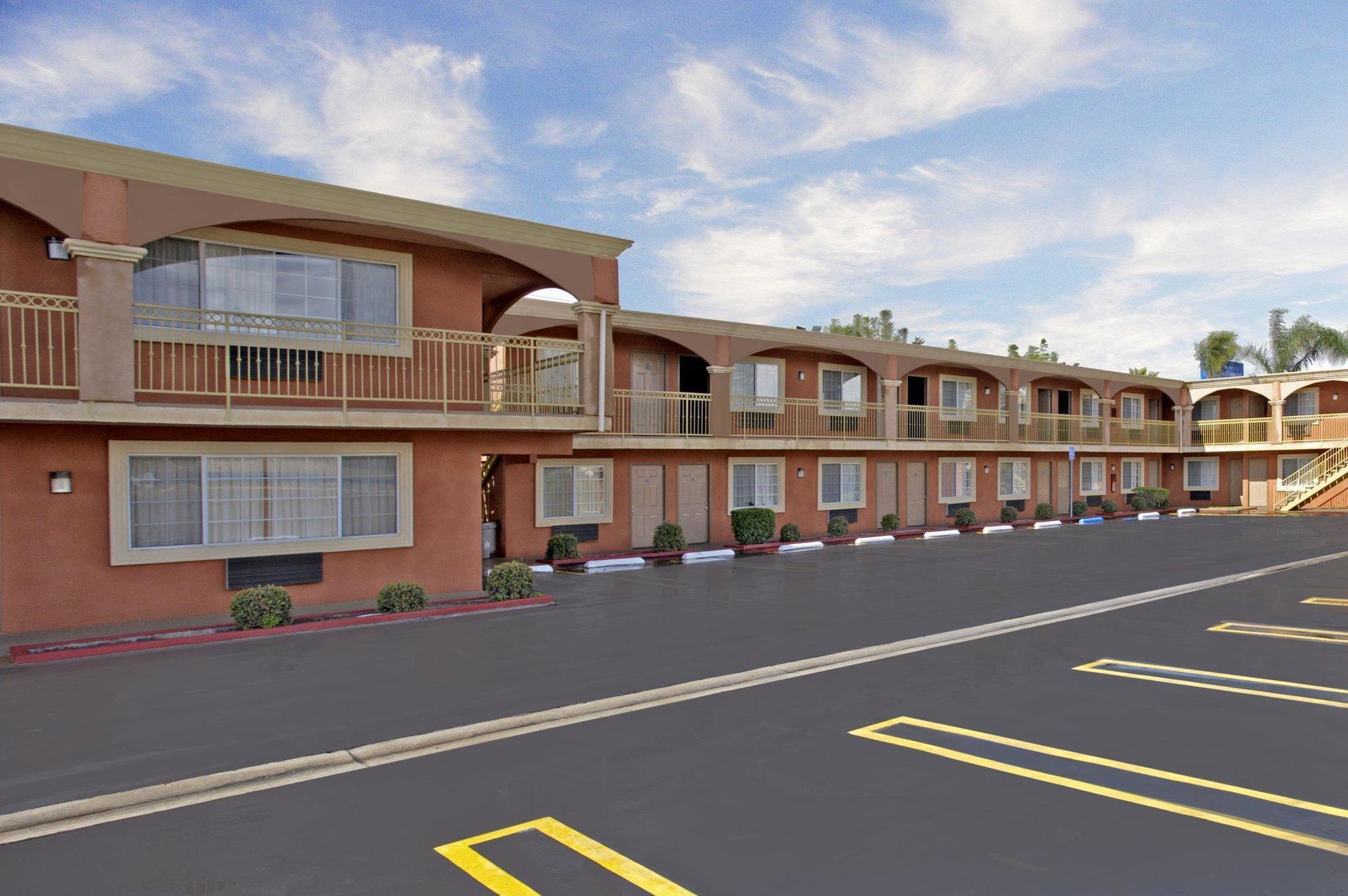 Legacy inn&suites Anaheim Extérieur photo